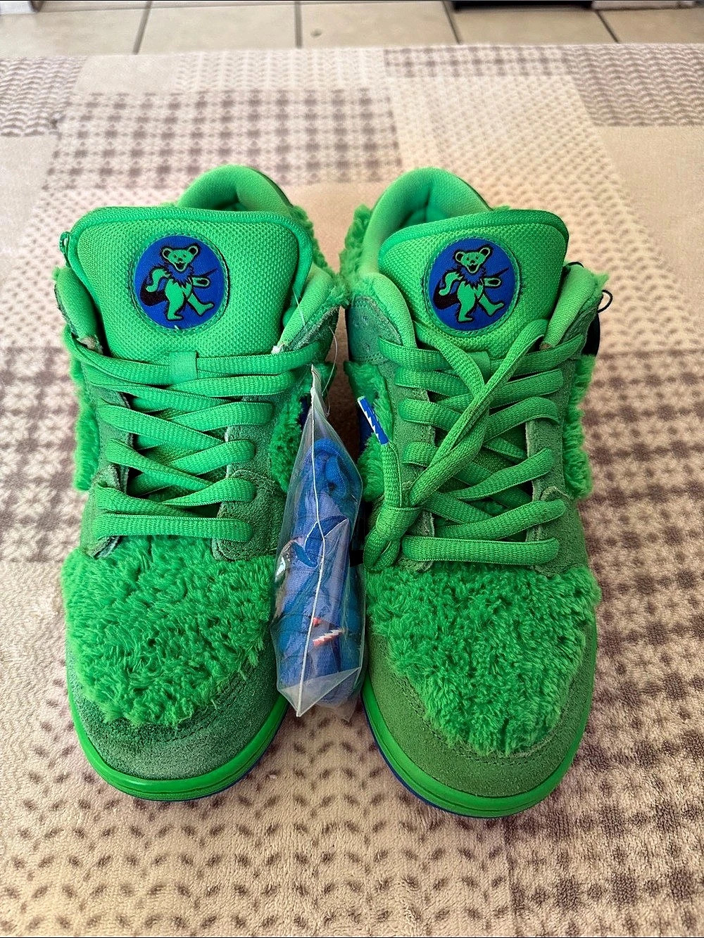 Nike SB Dunk Low Grateful Dead Bears Green & Blue Sneakers